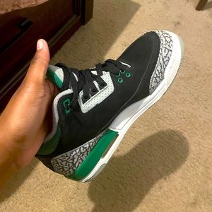 pine green jordan 3s